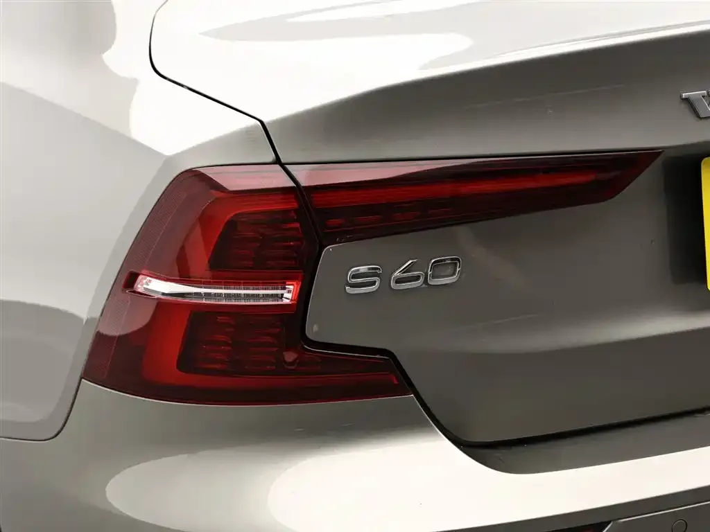Volvo S60 — фото 5