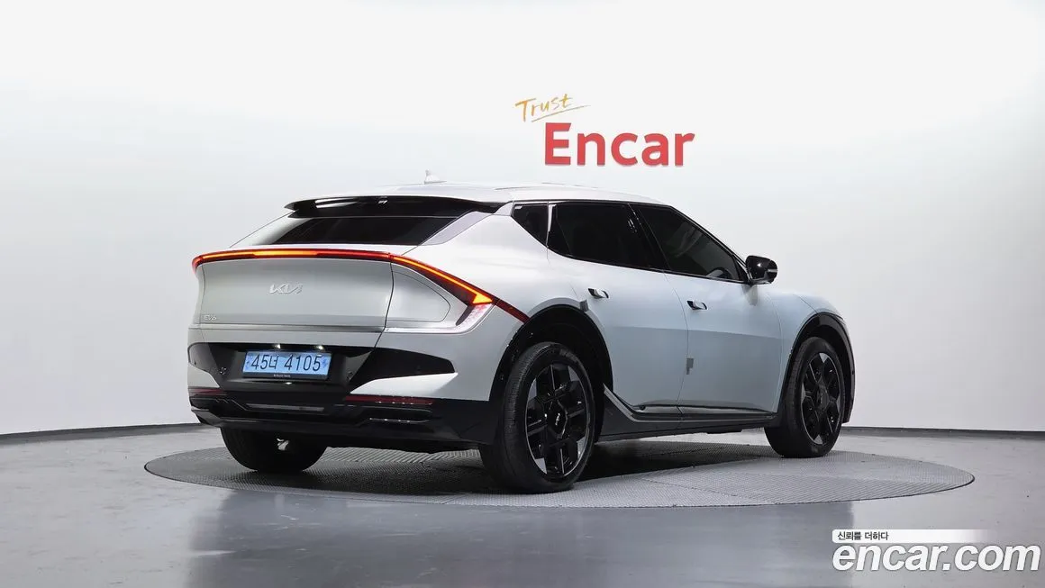 Kia EV6 — фото 8