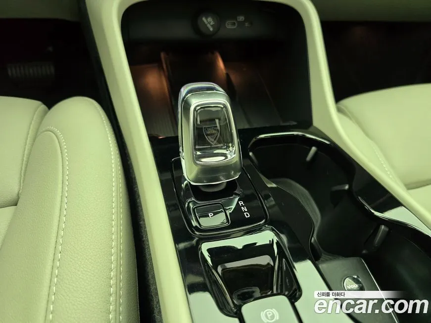 Volvo XC40 2025 из KR, фото 7