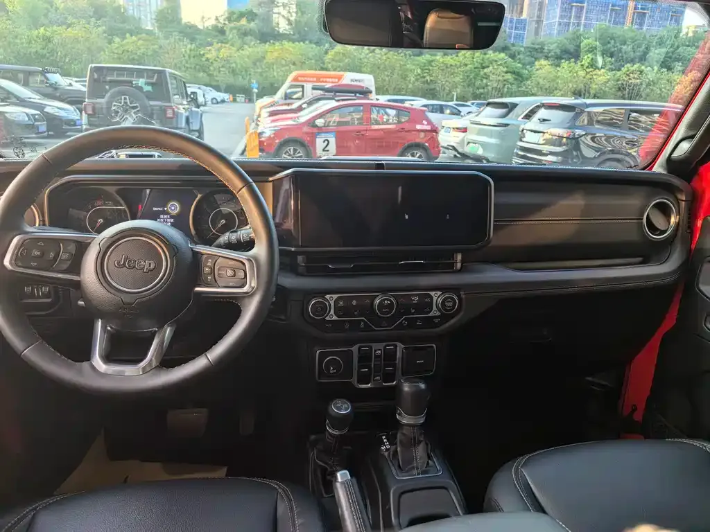 Jeep Wrangler — фото 10