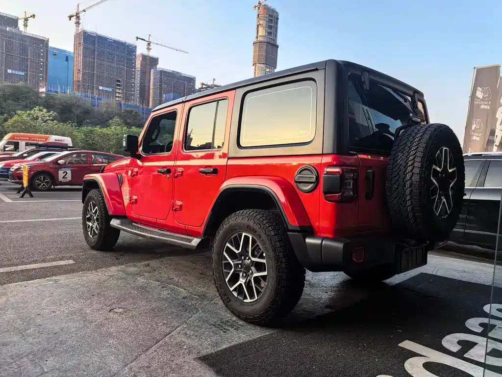 Jeep Wrangler — фото 8