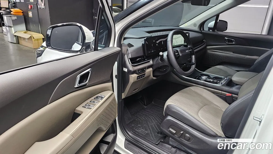 Kia Carnival — фото 10