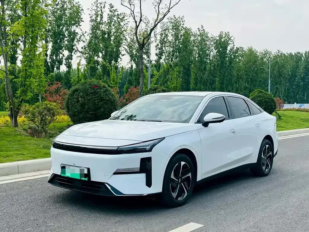 Geely Galaxy L6