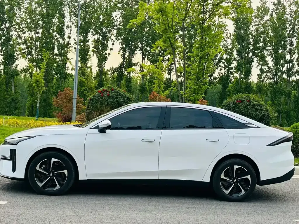 Geely Galaxy L6 2024 из CN, фото 9