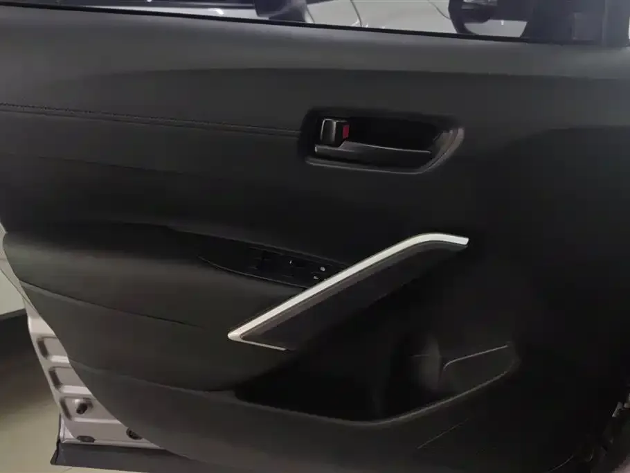 Toyota Corolla Cross — фото 2