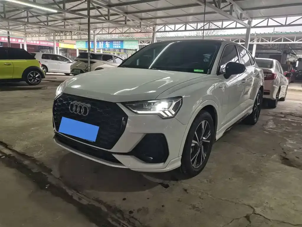 Audi Q3 Sportback — фото 1