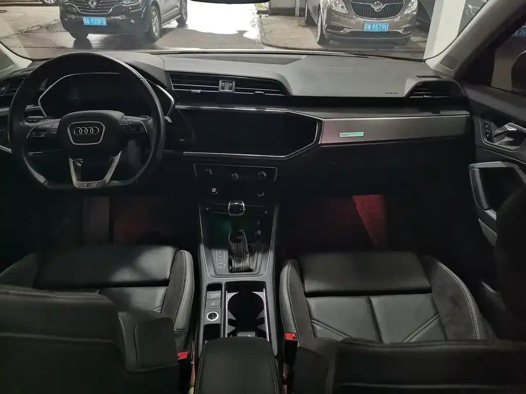 Audi Q3 Sportback — фото 8