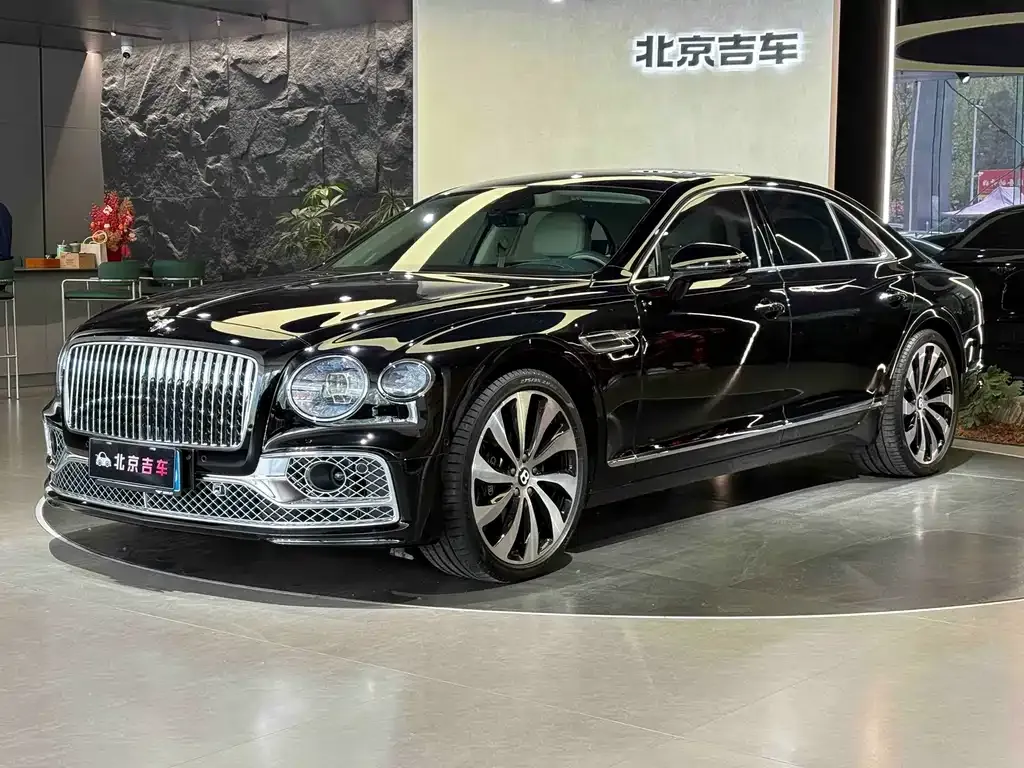 Bentley Flying Spur — фото 1