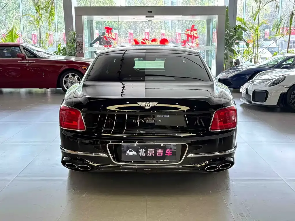 Bentley Flying Spur — фото 9