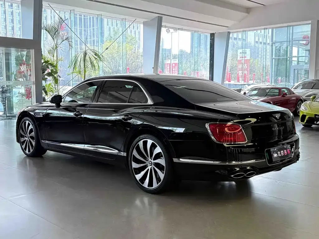 Bentley Flying Spur — фото 5