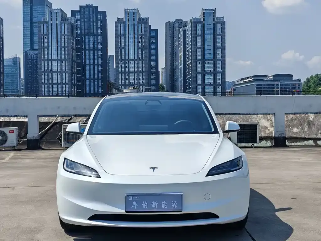 Tesla Model 3 — фото 8
