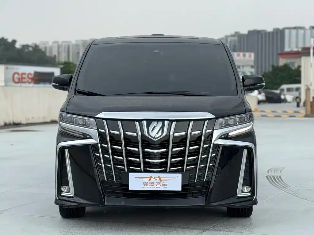 Toyota Alphard — фото 4