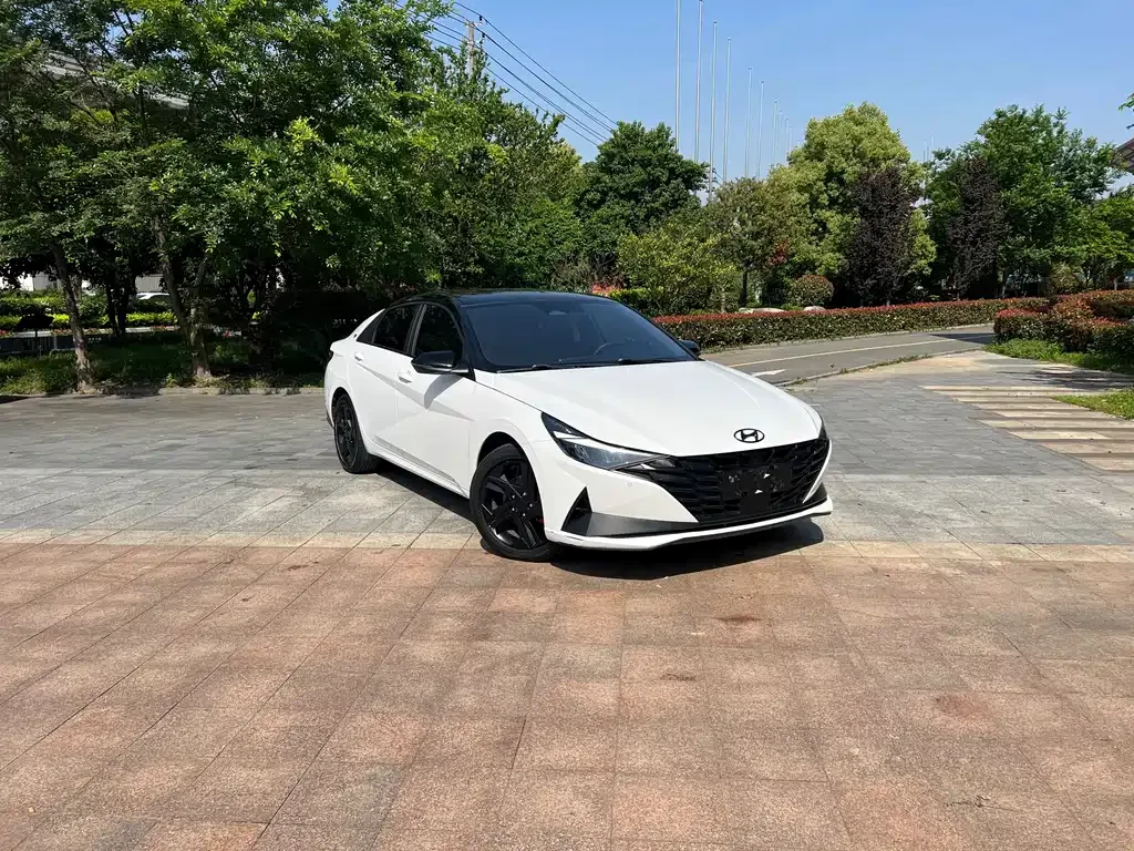 Hyundai Elantra — фото 10