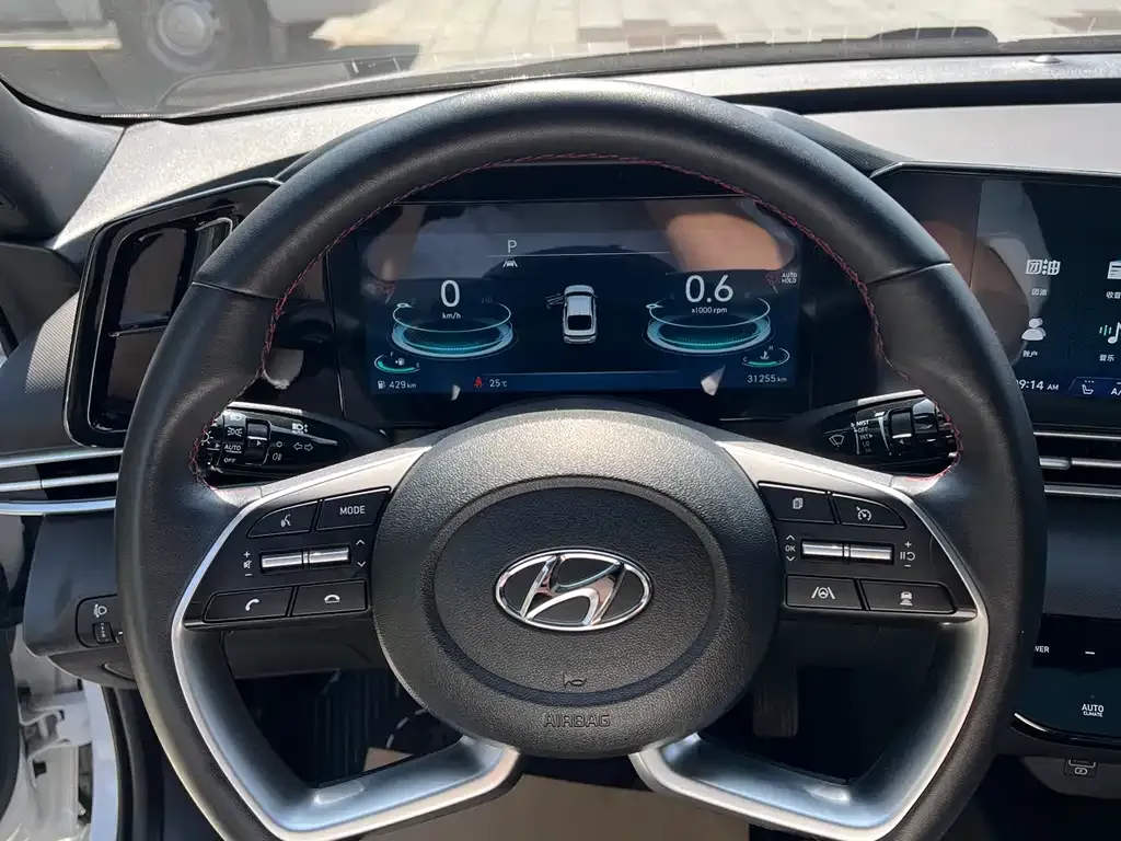 Hyundai Elantra — фото 9