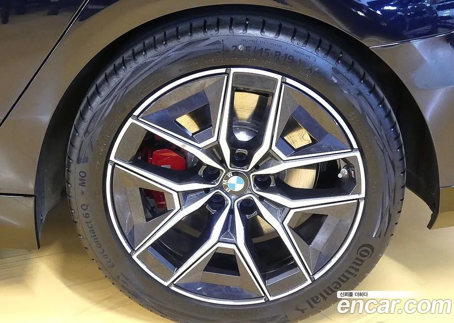 BMW 5-Series 2025 из KR, фото 3