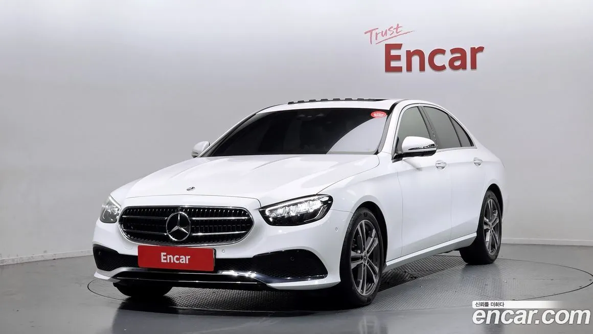 Mercedes-Benz E-Class — фото 1