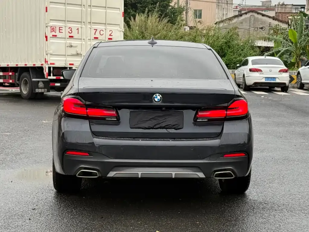 BMW 5 Series — фото 2