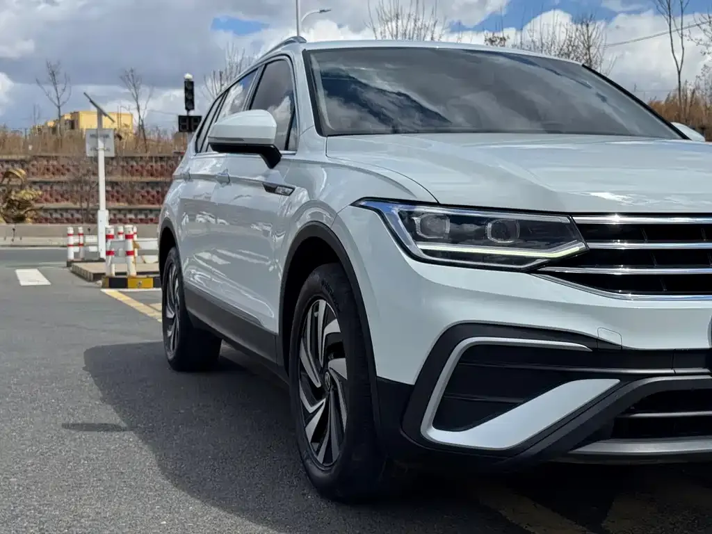 Volkswagen Tiguan L 2022 из CN, фото 9