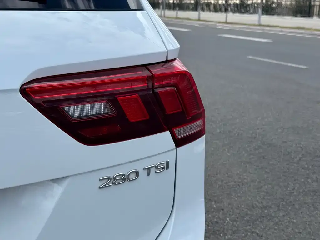 Volkswagen Tiguan L 2022 из CN, фото 2