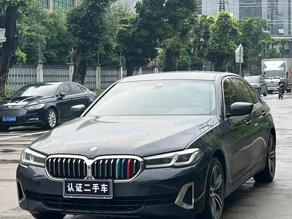 BMW 5 Series — фото 1