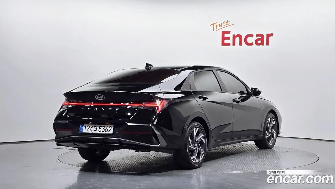 Hyundai AVANTE — фото 3