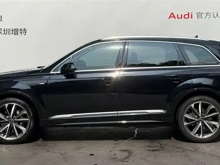 Audi Q7 — фото 10