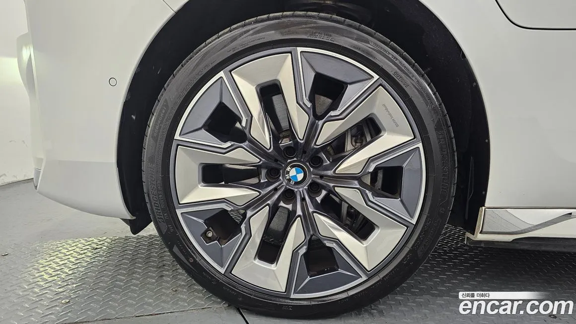 BMW 7-Series 2024 из KR, фото 2