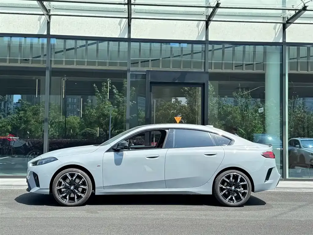 BMW 2 Series 2025 из CN, фото 4