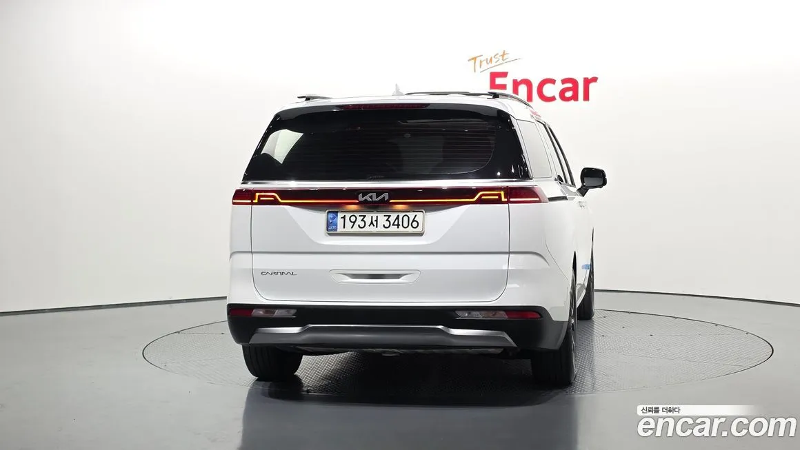 Kia Carnival — фото 3