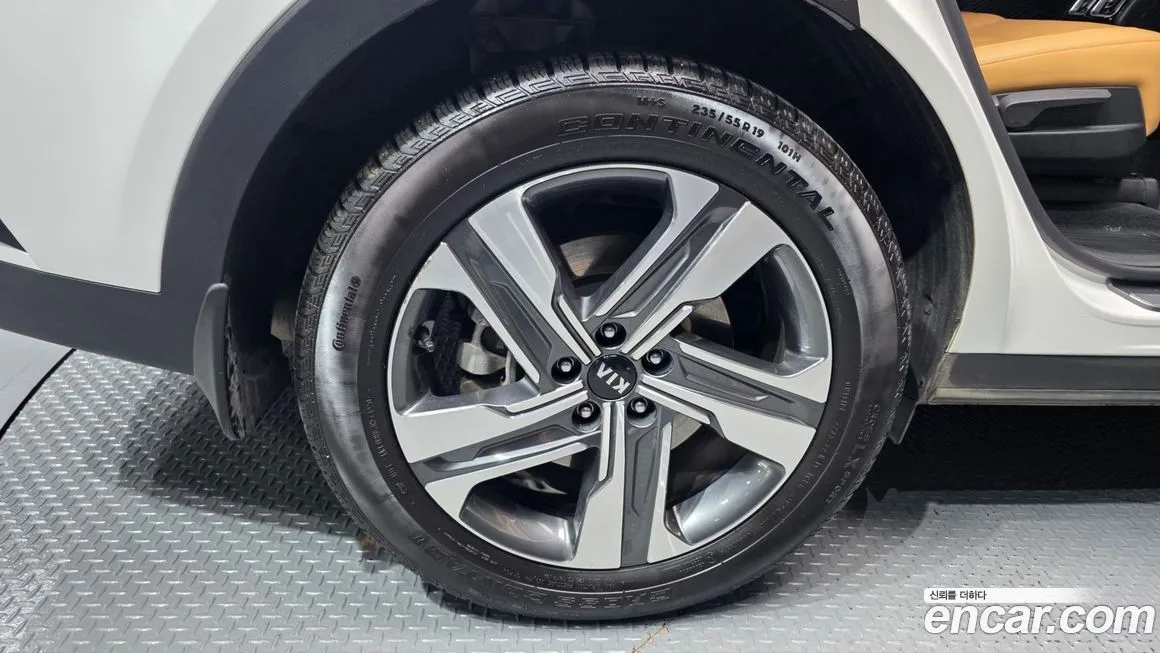 Kia Sorento — фото 6