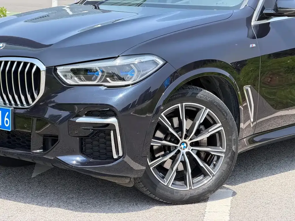 BMW X5 — фото 9