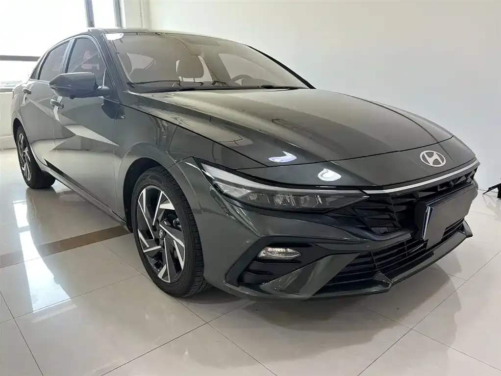 Hyundai Elantra — фото 4