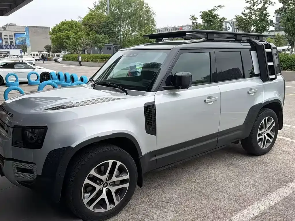 Land Rover Defender — фото 1