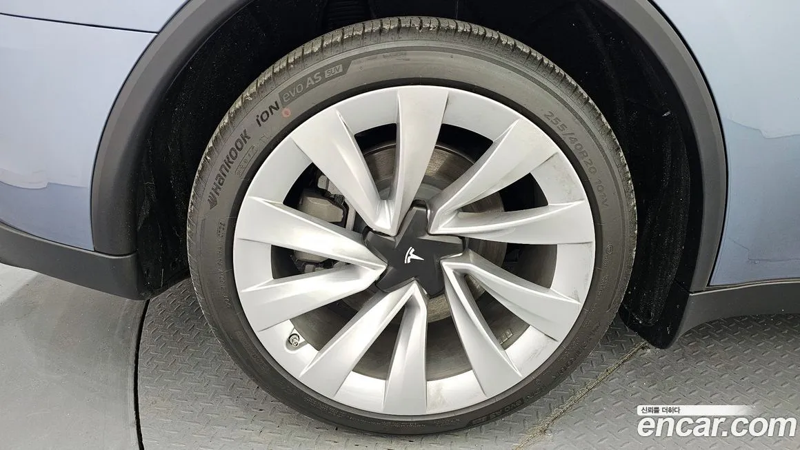 Tesla Model Y — фото 9