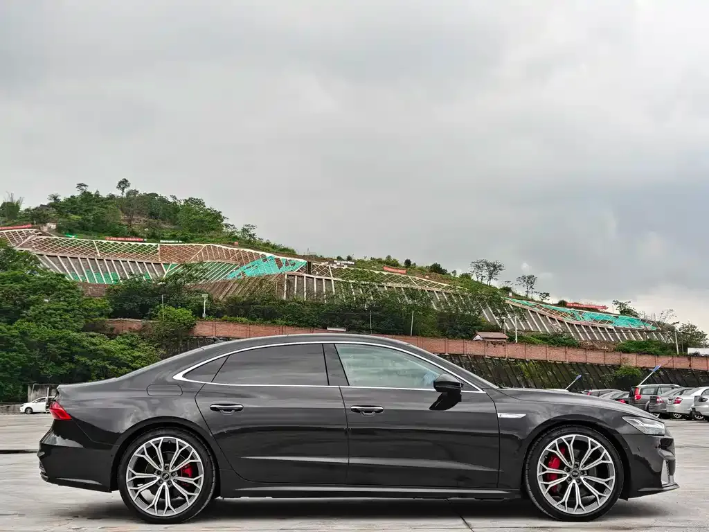 Audi A7L — фото 6