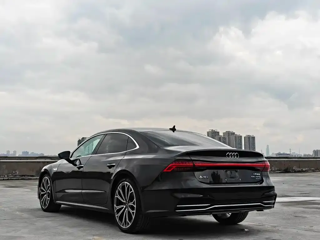Audi A7L — фото 7