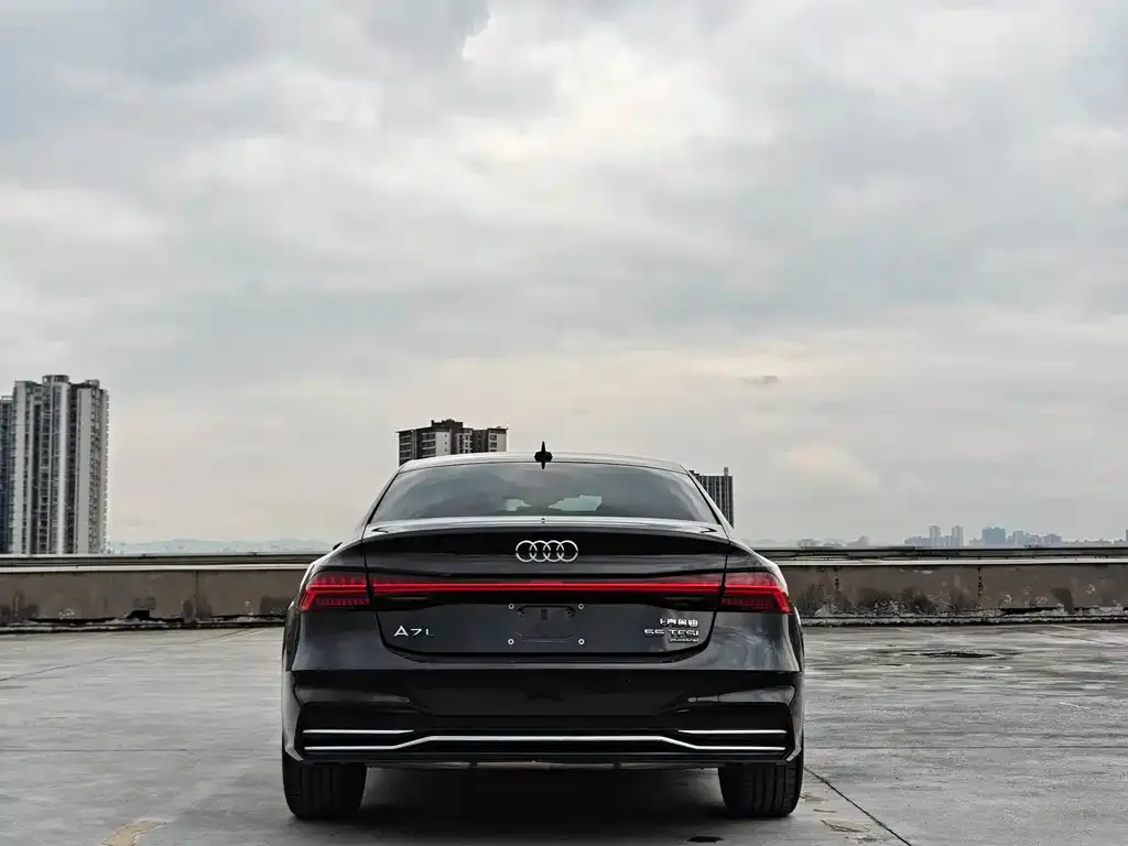 Audi A7L — фото 8