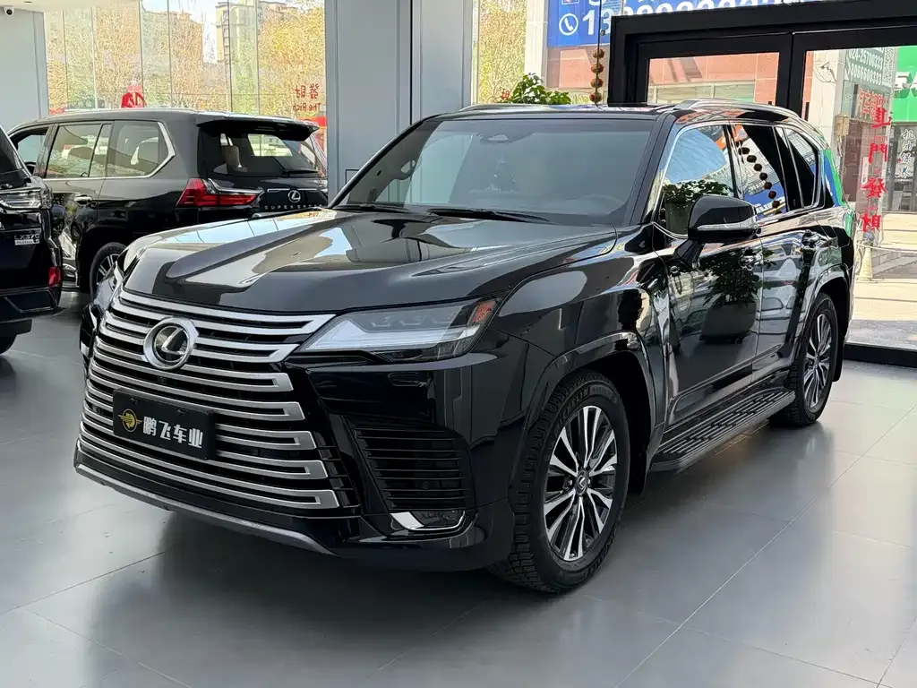 Lexus LX — фото 1