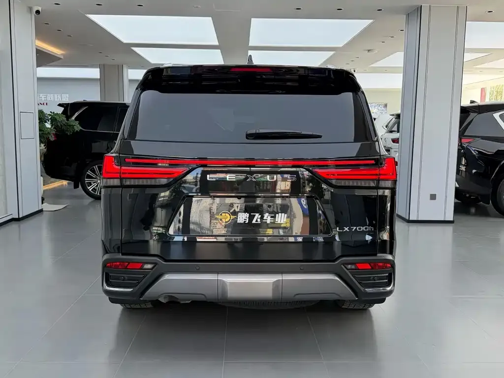 Lexus LX — фото 8