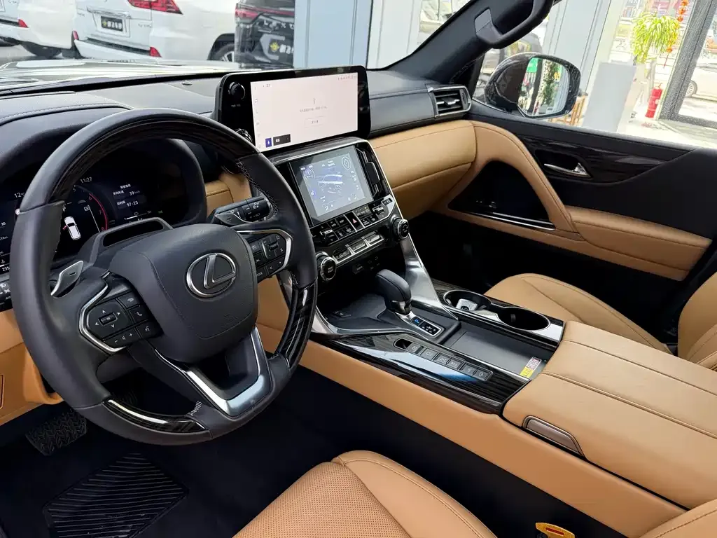 Lexus LX — фото 5