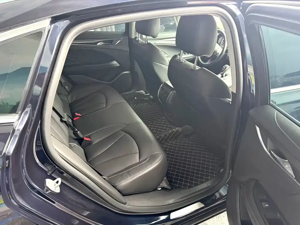 Buick LaCrosse 2023 из CN, фото 2