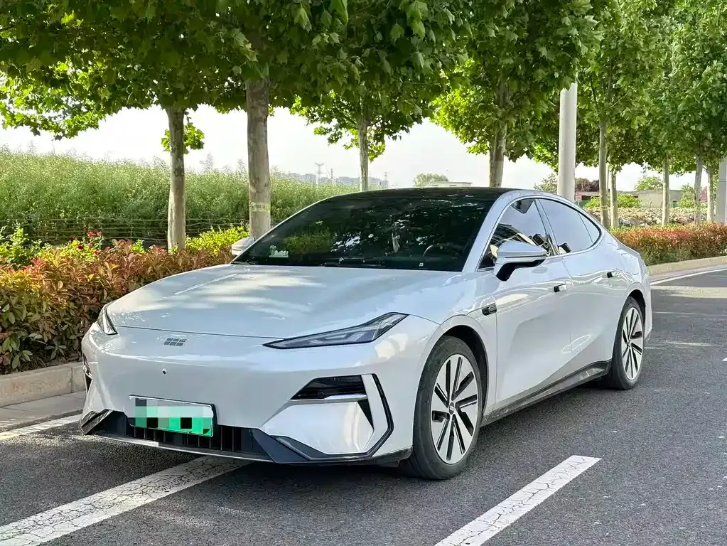 Geely Galaxy E8