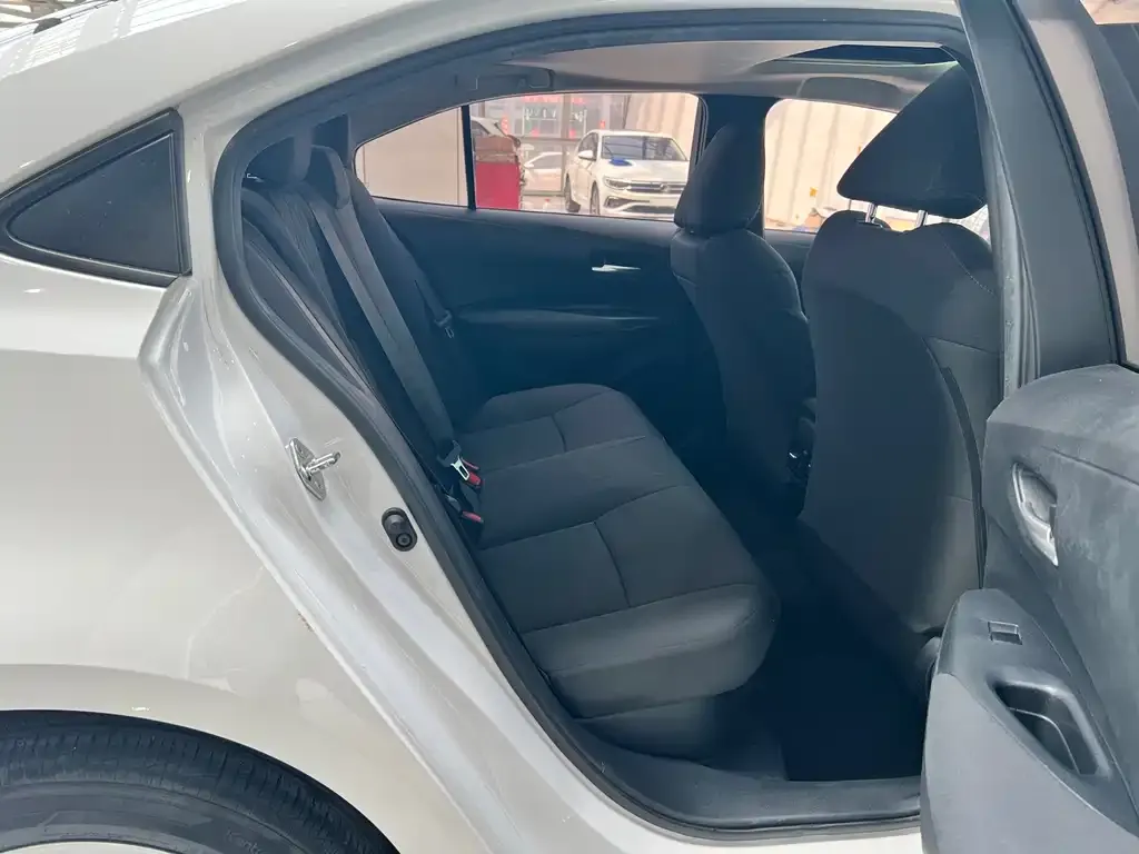 Toyota Corolla — фото 2