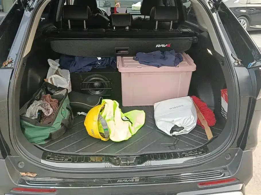 Toyota RAV4 — фото 7
