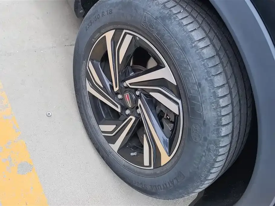 Hongqi HS5 — фото 6