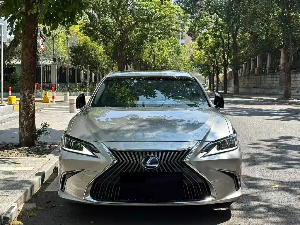 Lexus ES — фото 9