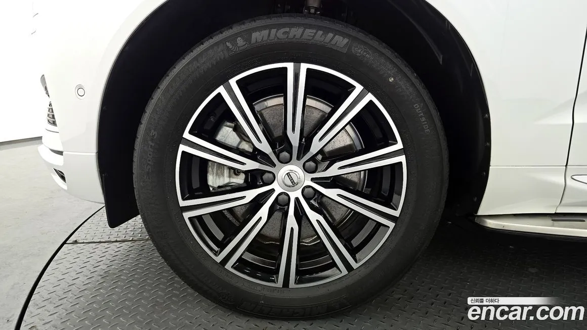 Volvo XC60 2021 из KR, фото 8