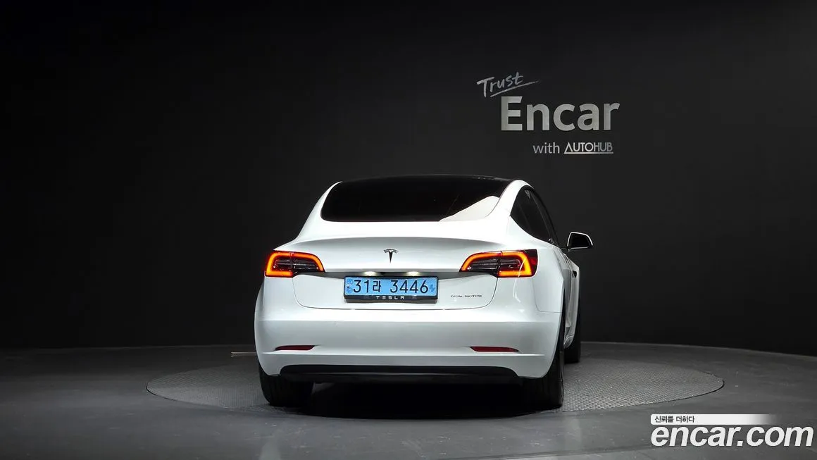 Tesla Model 3 — фото 10