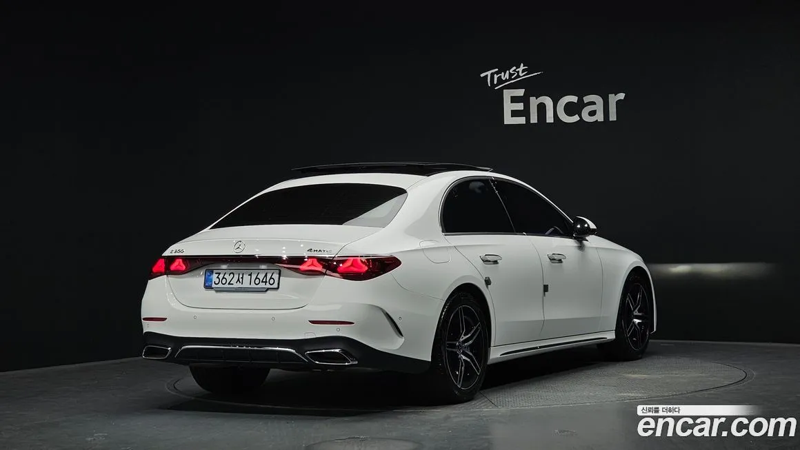 Mercedes-Benz E-Class — фото 3