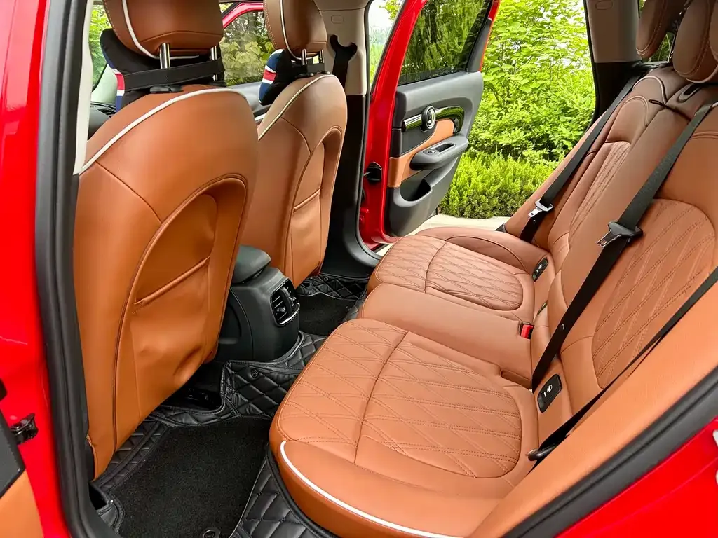 MINI Clubman — фото 3